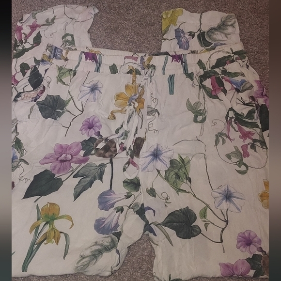 4/$18 Floral casual trousers - Picture 2 of 4